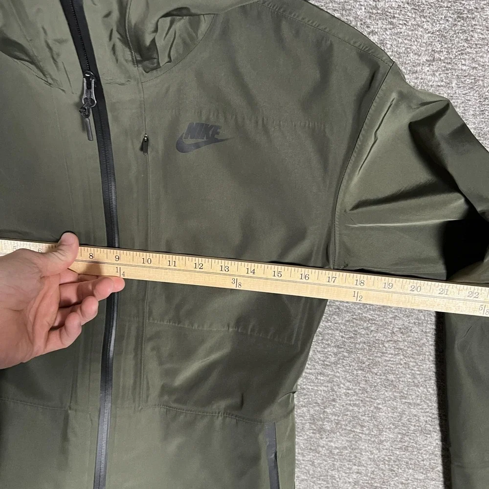 Nike Jacket Womens Small Green Hooded Rain Running Zip‎ Windbreaker 883490-355